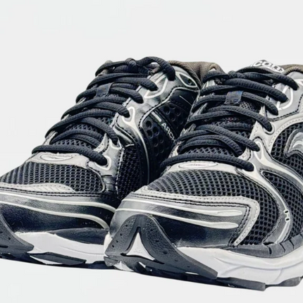 Saucony Triumph 4 "Black Silver"