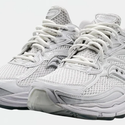 Saucony Omni 9 Socktop "Triple White"