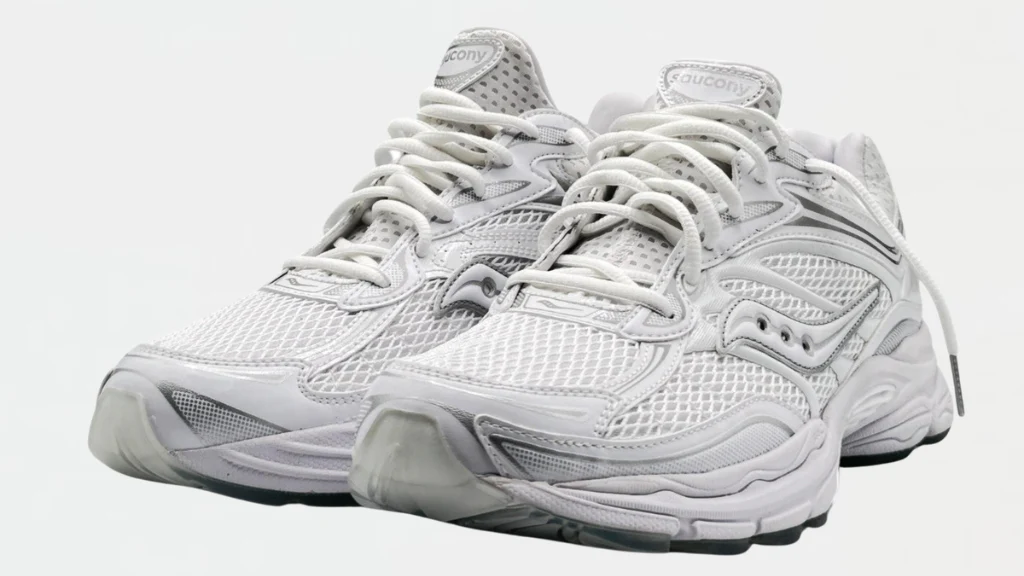 Saucony Omni 9 Socktop "Triple White"